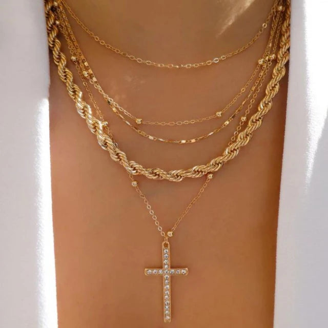 Colar Feminino Multicamadas