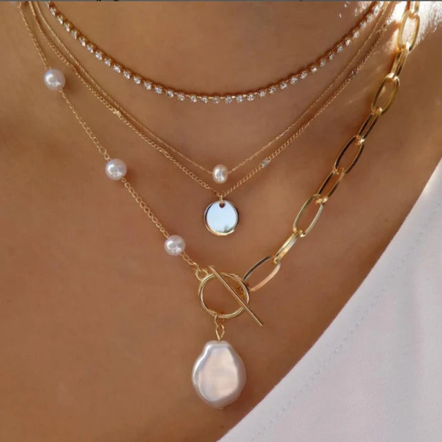 Colar Feminino Multicamadas