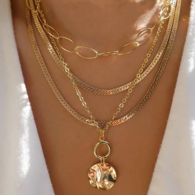 Colar Feminino Multicamadas